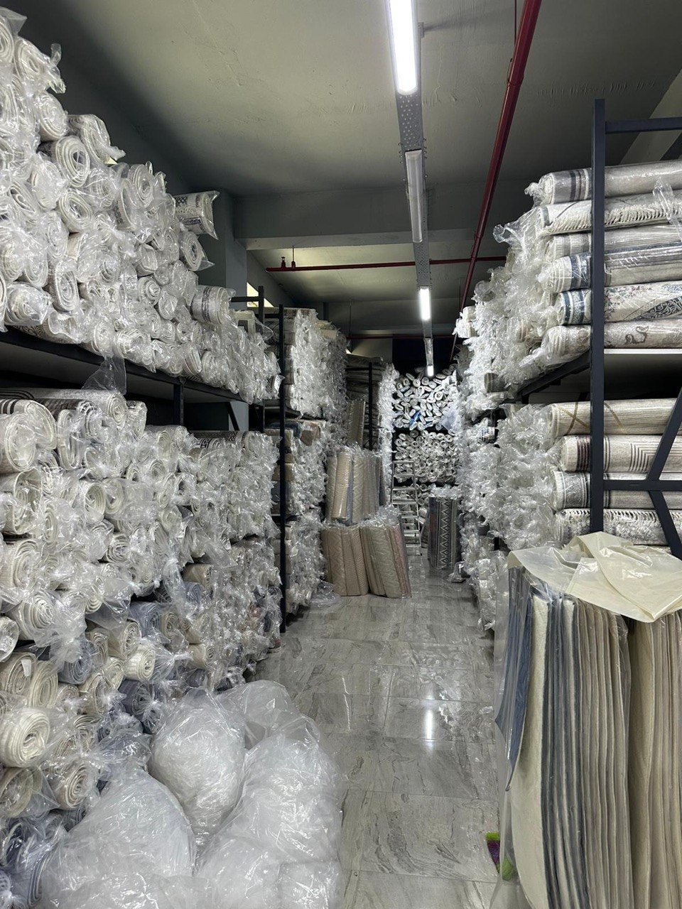 Selçuklu Tekstil deposu — geniş ev tekstili stoğu