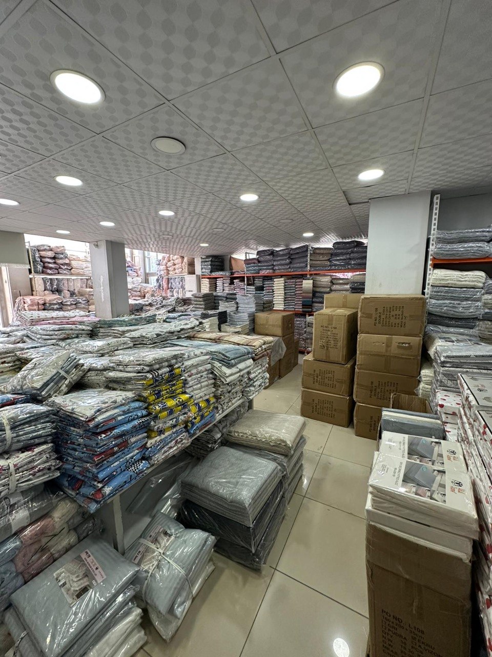Selçuklu Tekstil mağaza içi — toptan ev tekstili reyonları